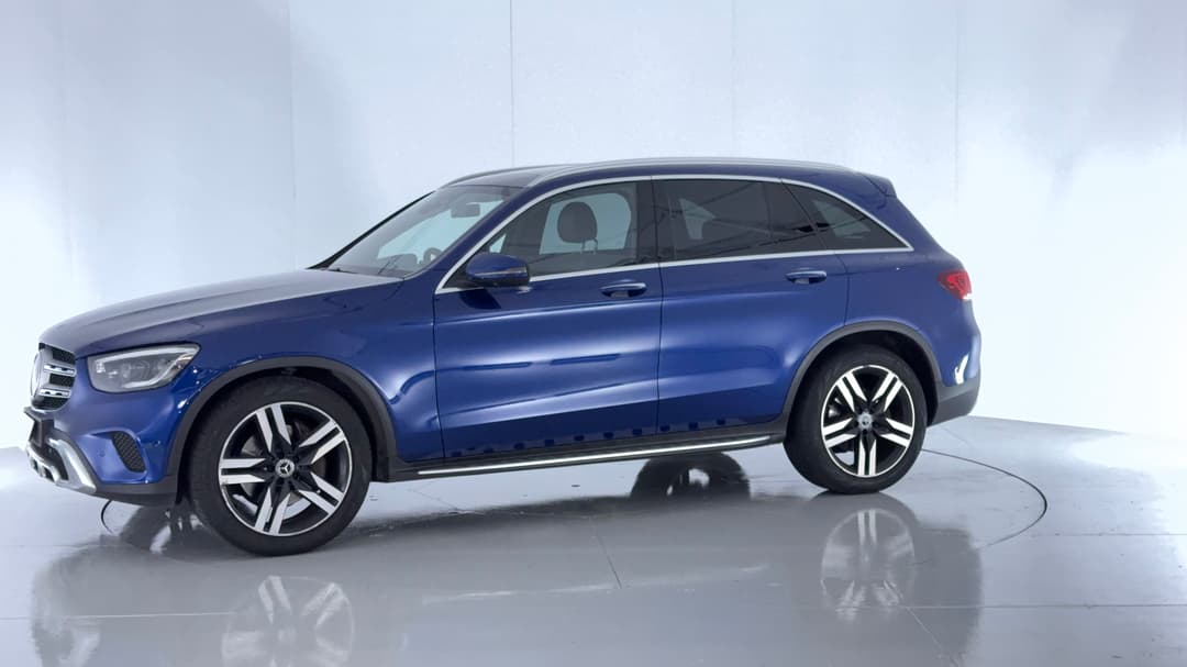 2019 Mercedes-benz GLC 300 4matic, Automatic, 67325 km, Left Front Diagonal (45- Degree) View