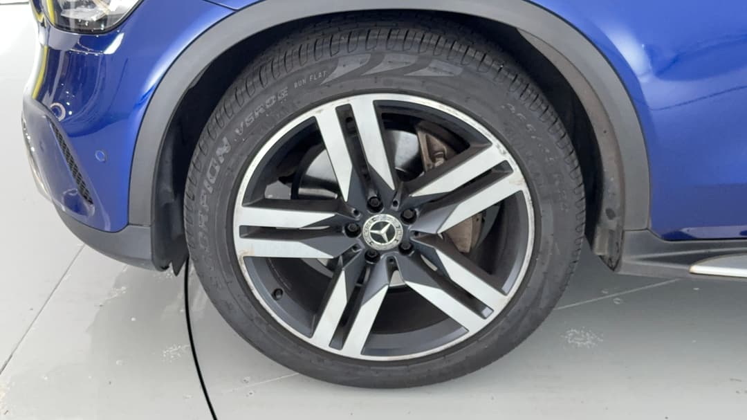 2019 Mercedes-benz GLC 300 4matic, Automatic, 67325 km, Left Front Wheel