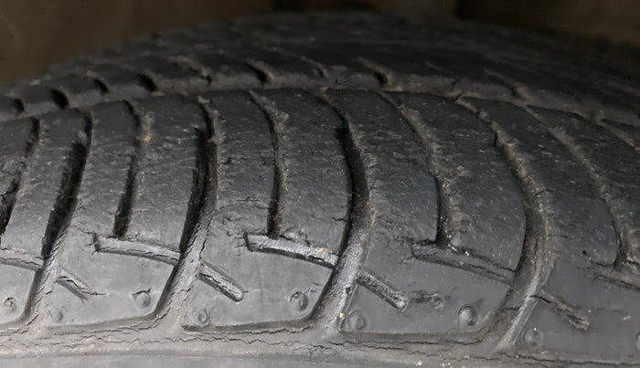 2015 Maruti Celerio VXI, Petrol, Manual, 38,644 km, Right Front Tyre Tread