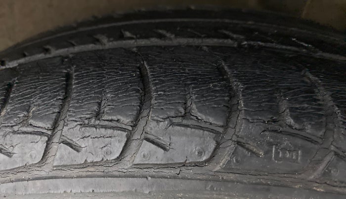 2015 Maruti Celerio VXI, Petrol, Manual, 38,644 km, Left Rear Tyre Tread