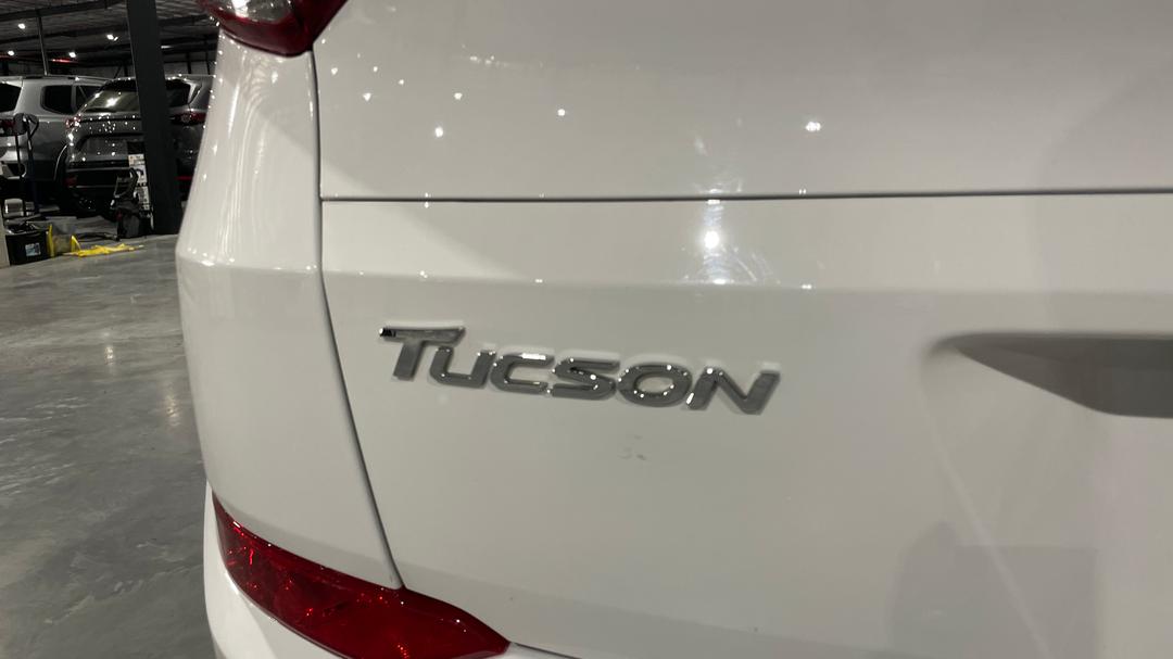 2017 Hyundai Tucson Active R-series (AWD), Automatic, 51048 km, Badge (Boot Left Side)