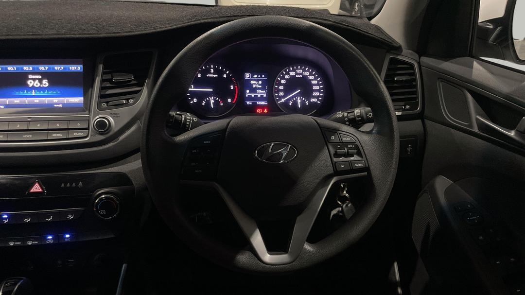 2017 Hyundai Tucson Active R-series (AWD), Automatic, 51048 km, Steering Wheel Close-up