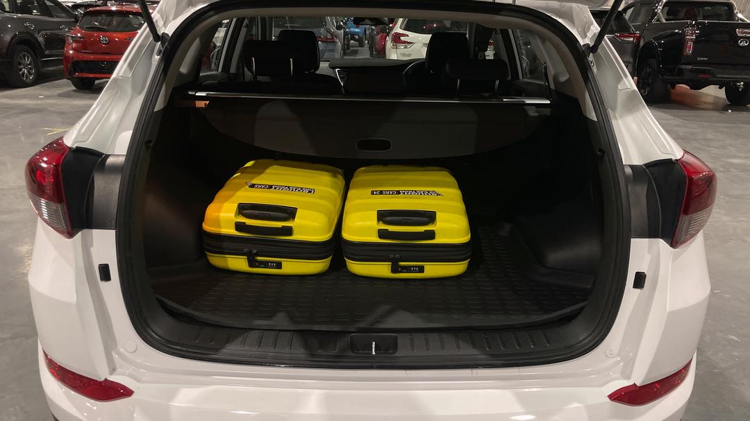 2017 Hyundai Tucson Active R-series (AWD), Automatic, 51048 km, Boot Inside View with Luggage