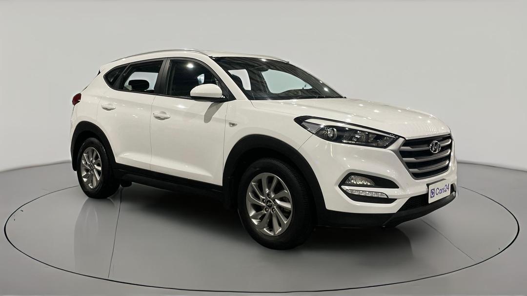 2017 Hyundai Tucson Active R-series (AWD), Automatic, 51048 km, Right Front Diagonal (45- Degree) View