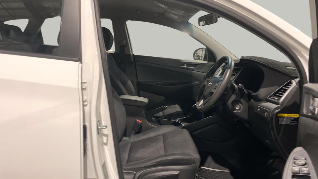 2017 Hyundai Tucson Active R-series (AWD), Automatic, 51048 km, Right Side Front Door Cabin View