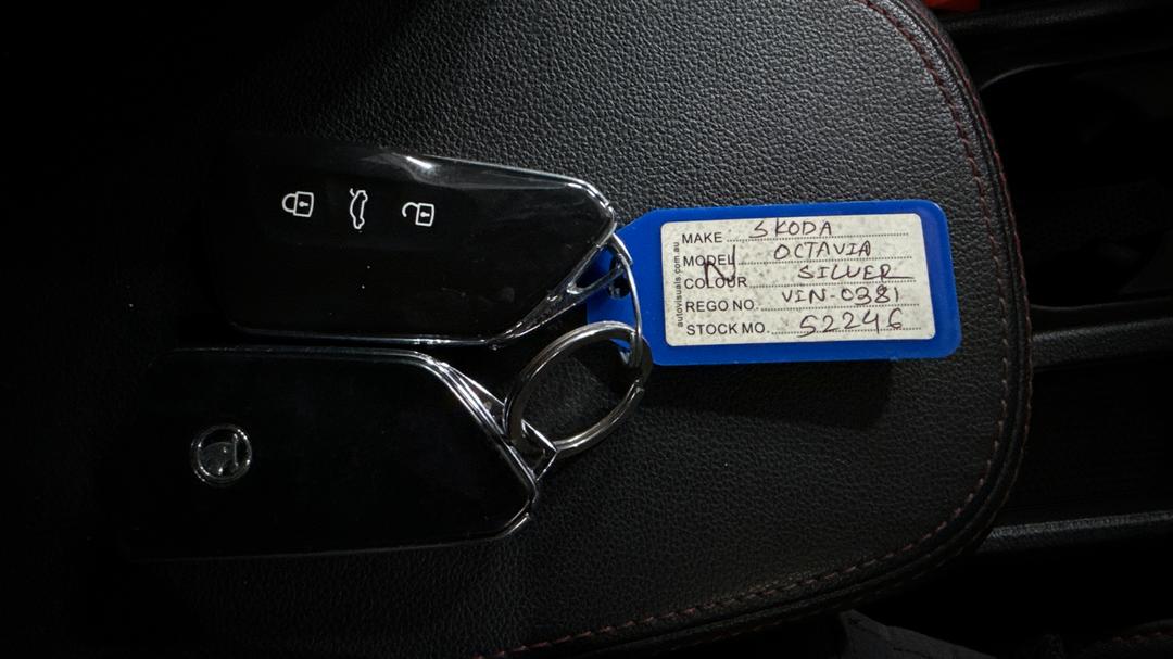 2020 SKODA Octavia Rs, Automatic, 114808 km, Key Close-up