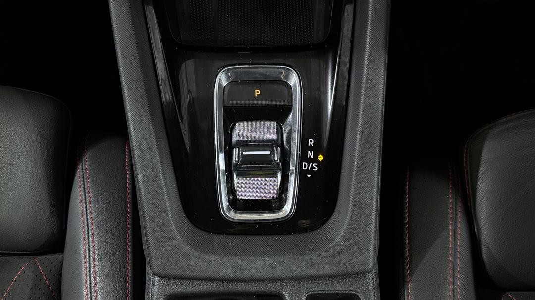 2020 SKODA Octavia Rs, Automatic, 114808 km, Gear Lever 