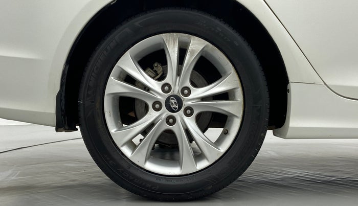2012 Hyundai Sonata 2.4 GDI MT, Petrol, Manual, 42,398 km, Right Rear Wheel