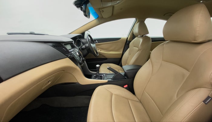 2012 Hyundai Sonata 2.4 GDI MT, Petrol, Manual, 42,398 km, Right Side Front Door Cabin