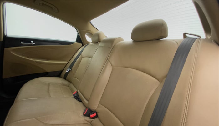 2012 Hyundai Sonata 2.4 GDI MT, Petrol, Manual, 42,398 km, Right Side Rear Door Cabin