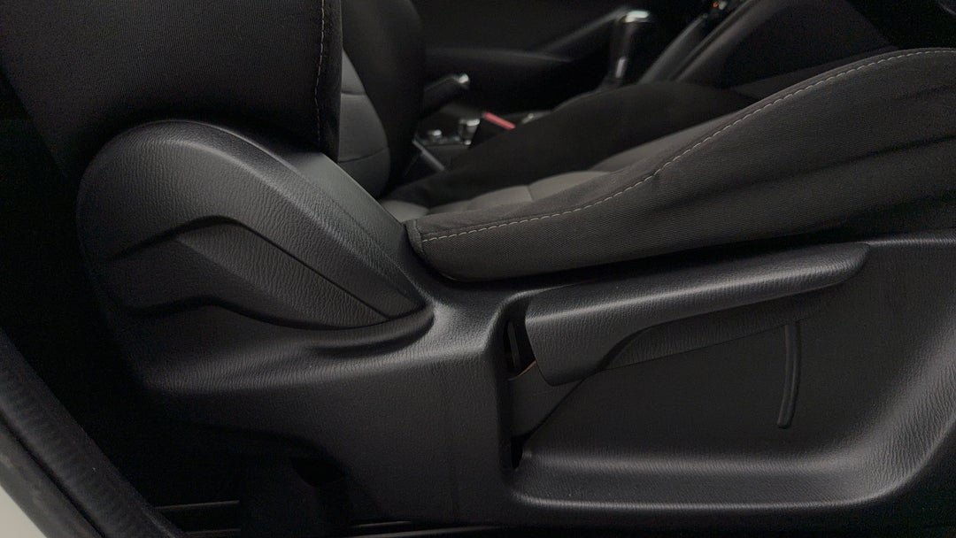 2015 Mazda CX-3 Maxx (FWD), Automatic, 106981 km, Drivers Side Adjustment Panel