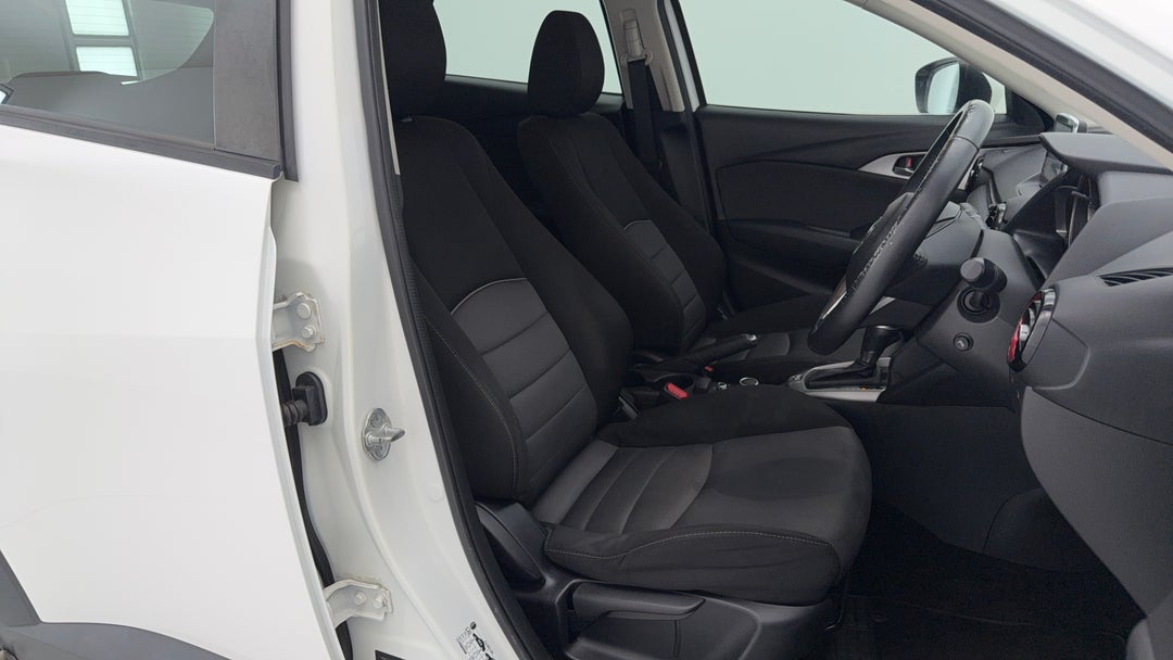 2015 Mazda CX-3 Maxx (FWD), Automatic, 106981 km, Right Side Front Door Cabin View