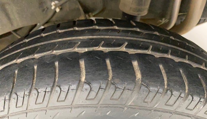 2016 Datsun Go Plus T, Petrol, Manual, 25,729 km, Left Rear Tyre Tread