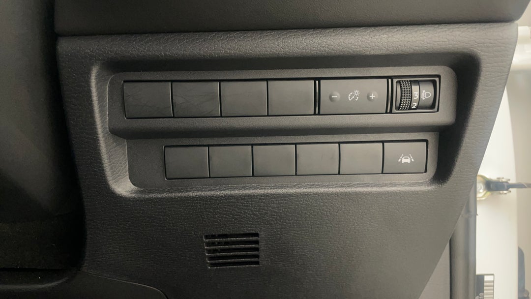 2024 Mitsubishi Outlander Es 5 Seat (2WD), Automatic, 52569 km, Utility Switches/Buttons