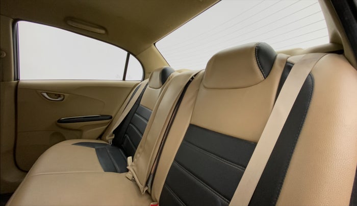 2016 Honda Amaze 1.5L I-DTEC SX, Diesel, Manual, 1,09,632 km, Right Side Rear Door Cabin