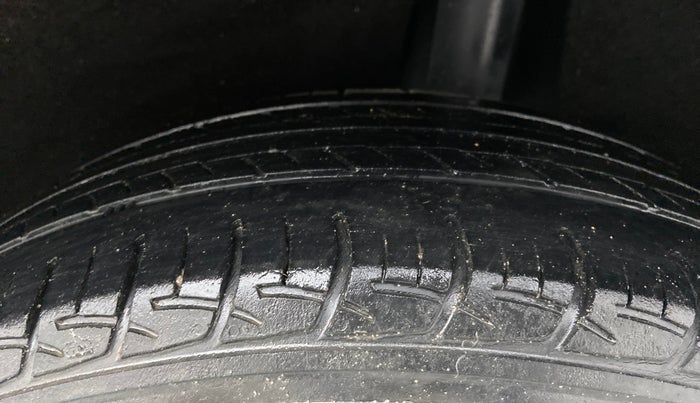 2017 Maruti Baleno DELTA PETROL 1.2, Petrol, Manual, 58,448 km, Left Rear Tyre Tread