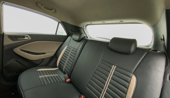 2015 Hyundai Elite i20 ASTA 1.2, Petrol, Manual, 99,979 km, Right Side Rear Door Cabin