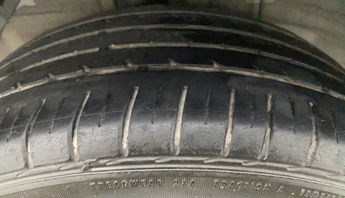 2015 Hyundai Elite i20 ASTA 1.2, Petrol, Manual, 99,979 km, Right Rear Tyre Tread