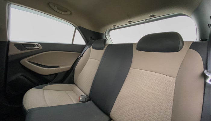2017 Hyundai Elite i20 ASTA 1.2, Petrol, Manual, 25,579 km, Right Side Rear Door Cabin