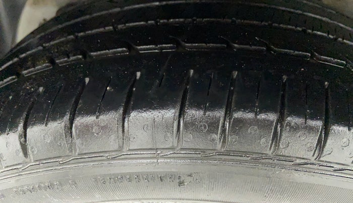 2017 Hyundai Elite i20 ASTA 1.2, Petrol, Manual, 25,579 km, Right Rear Tyre Tread