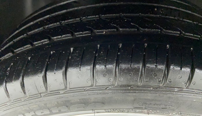 2017 Hyundai Elite i20 ASTA 1.2, Petrol, Manual, 25,579 km, Left Front Tyre Tread
