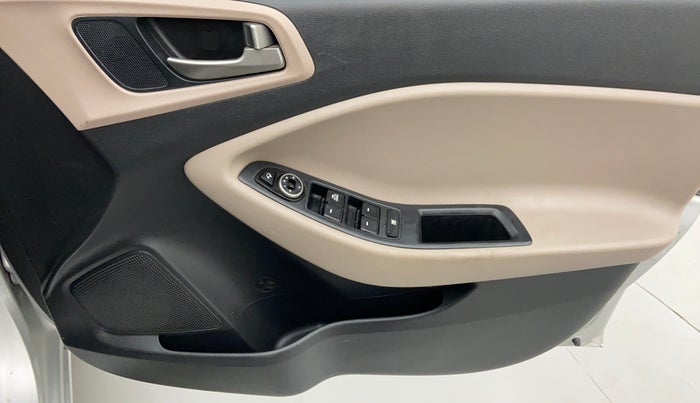 2017 Hyundai Elite i20 ASTA 1.2, Petrol, Manual, 25,579 km, Driver Side Door Panels Control