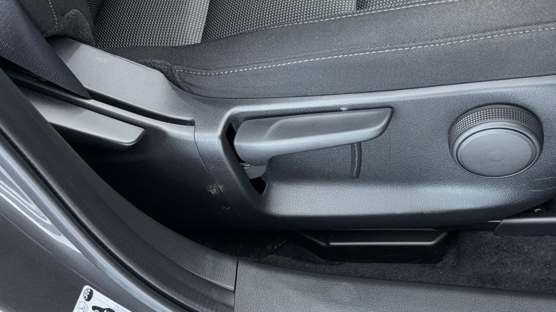 2022 Mazda CX-30 G20 Evolve (FWD), Automatic, 2380 km, Drivers Side Adjustment Panel