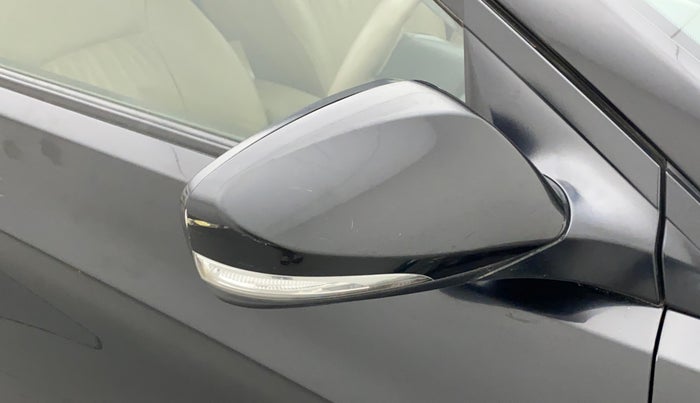 2011 Hyundai Verna FLUIDIC 1.6 VTVT SX, Petrol, Manual, 43,675 km, Right rear-view mirror - Folding motor not working