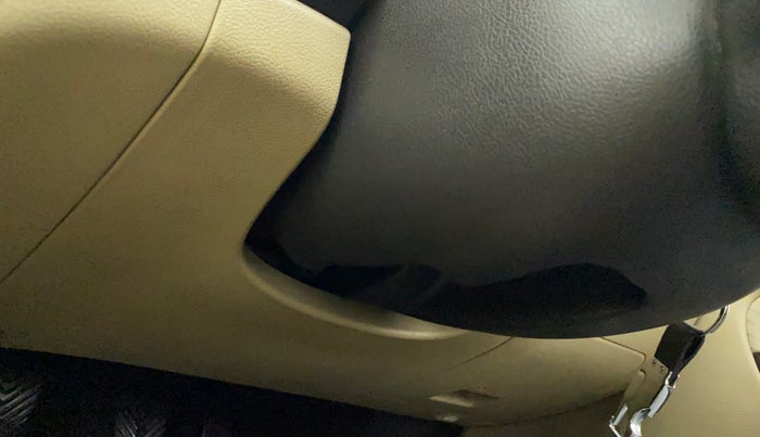 2011 Hyundai Verna FLUIDIC 1.6 VTVT SX, Petrol, Manual, 43,675 km, Steering wheel - Telescopic adjuster lever minor damage