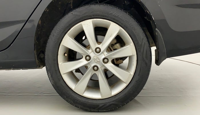 2011 Hyundai Verna FLUIDIC 1.6 VTVT SX, Petrol, Manual, 43,675 km, Left Rear Wheel