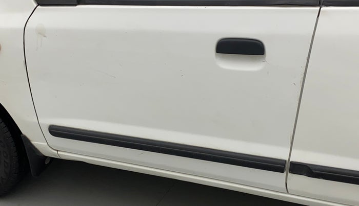 2011 Maruti Alto LX, Petrol, Manual, 46,039 km, Front passenger door - Slight discoloration