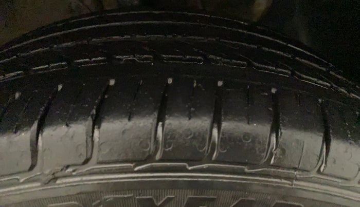 2018 Hyundai Elite i20 ASTA 1.2 (O), Petrol, Manual, 56,065 km, Right Front Tyre Tread