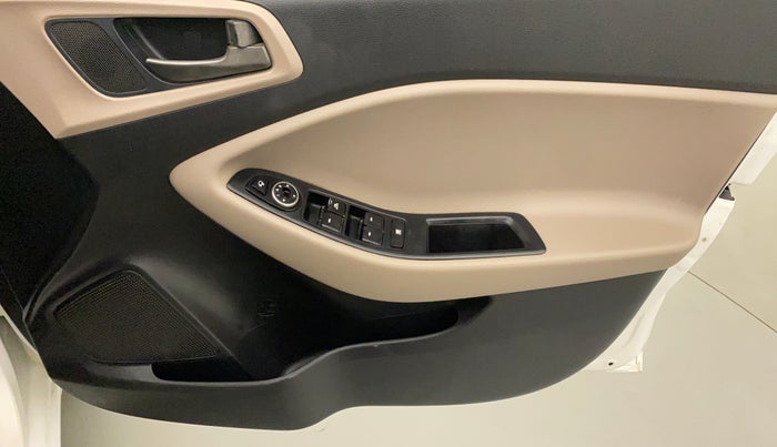2018 Hyundai Elite i20 ASTA 1.2 (O), Petrol, Manual, 56,065 km, Driver Side Door Panels Control