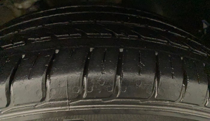 2018 Hyundai Elite i20 ASTA 1.2 (O), Petrol, Manual, 56,065 km, Left Front Tyre Tread