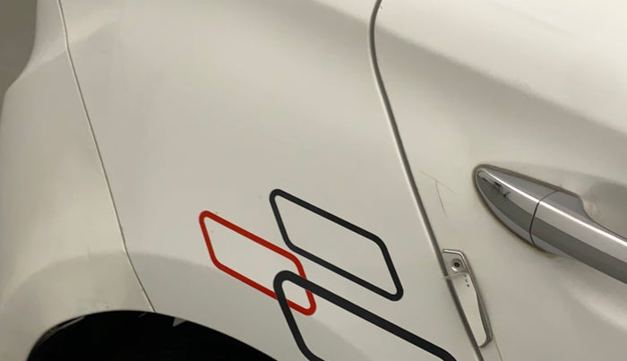 2018 Hyundai Elite i20 ASTA 1.2 (O), Petrol, Manual, 56,065 km, Right quarter panel - Graphic sticker