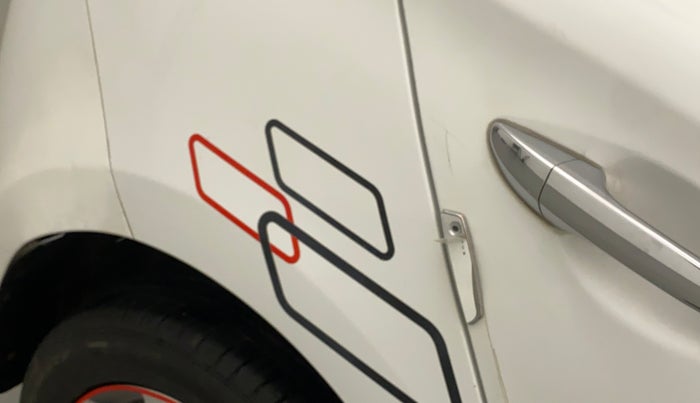 2018 Hyundai Elite i20 ASTA 1.2 (O), Petrol, Manual, 56,065 km, Right quarter panel - Paint has minor damage