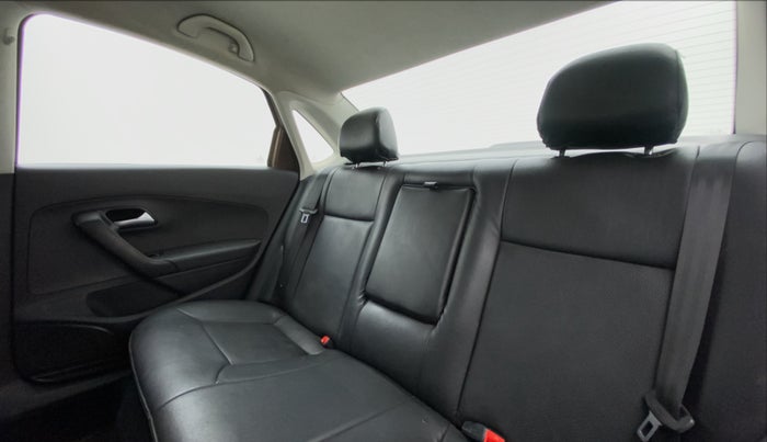 2015 Volkswagen Vento COMFORTLINE TDI AT, Diesel, Automatic, 67,783 km, Right Side Rear Door Cabin