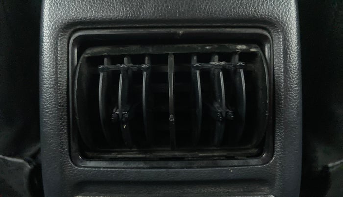 2015 Volkswagen Vento COMFORTLINE TDI AT, Diesel, Automatic, 67,783 km, Rear AC Vents