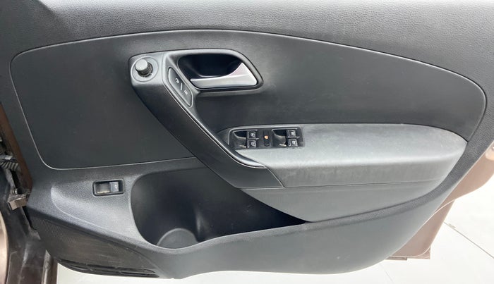 2015 Volkswagen Vento COMFORTLINE TDI AT, Diesel, Automatic, 67,783 km, Driver Side Door Panels Control