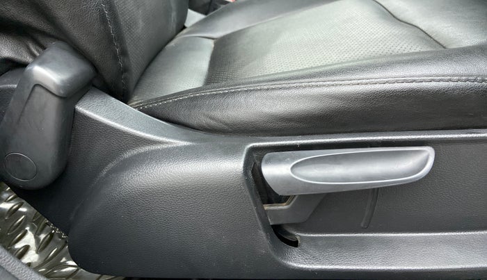2015 Volkswagen Vento COMFORTLINE TDI AT, Diesel, Automatic, 67,783 km, Driver Side Adjustment Panel