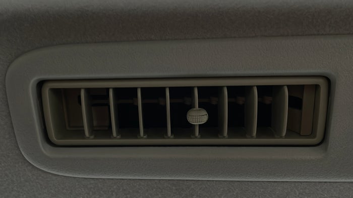 MITSUBISHI PAJERO-Rear AC Vents