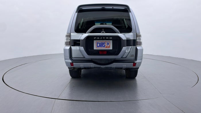 MITSUBISHI PAJERO-Back/Rear View