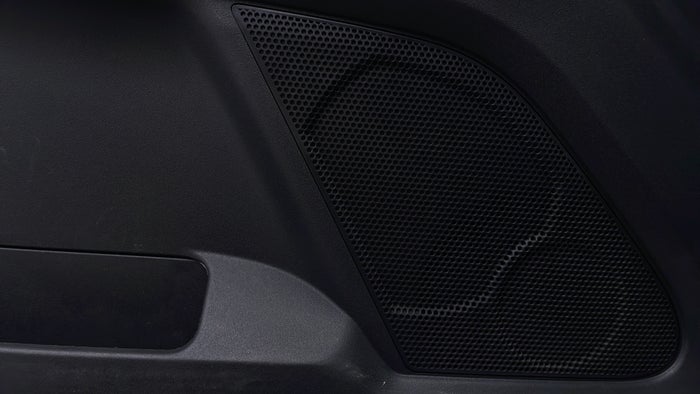 MITSUBISHI PAJERO-Speakers