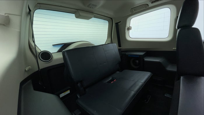MITSUBISHI PAJERO-Third Seat Row