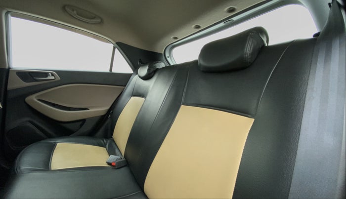 2016 Hyundai Elite i20 ASTA 1.2, Petrol, Manual, 67,712 km, Right Side Rear Door Cabin