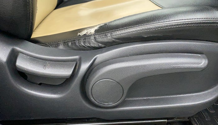 2016 Hyundai Elite i20 ASTA 1.2, Petrol, Manual, 67,712 km, Driver Side Adjustment Panel