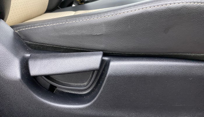 2018 Hyundai NEW SANTRO SPORTZ AMT, Petrol, Automatic, 49,435 km, Driver Side Adjustment Panel