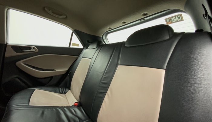 2017 Hyundai Elite i20 SPORTZ 1.2, Petrol, Manual, 29,480 km, Right Side Rear Door Cabin