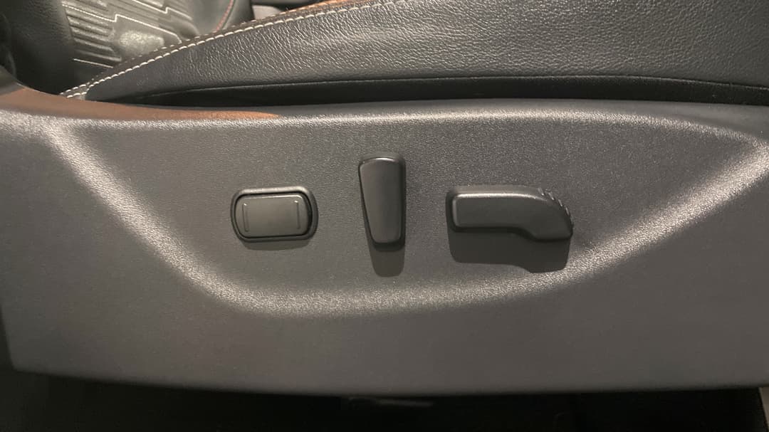 2023 Nissan Navara Pro-4x (4x4), Automatic, 55001 km, Drivers Side Adjustment Panel