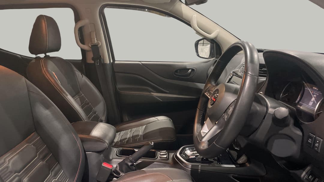 2023 Nissan Navara Pro-4x (4x4), Automatic, 55001 km, Right Side Front Door Cabin View